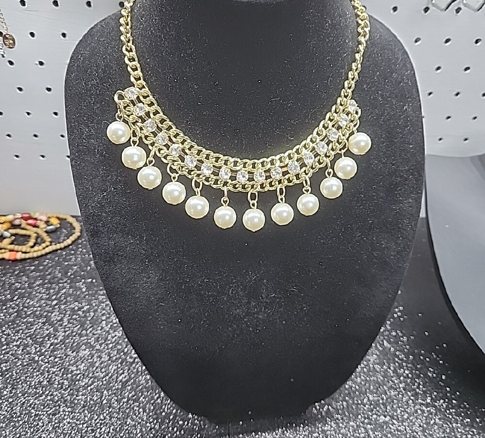 Statement Necklace Bundle - Picture 7 of 8